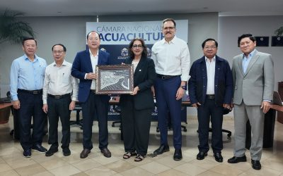 Líderes de Vietnam visitaron la CNA para conocer por qué Ecuador está entre los gigantes de la acuicultura